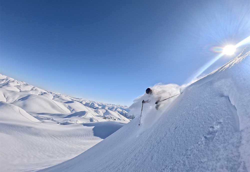 powder skiing